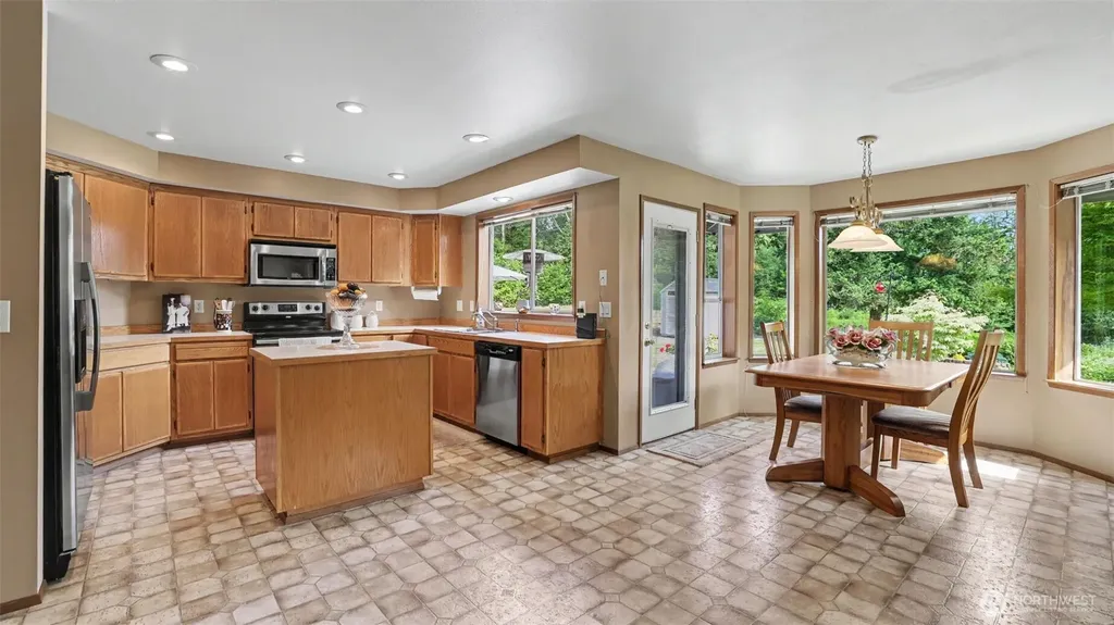 11011 210th Street SE Snohomish WA 98296