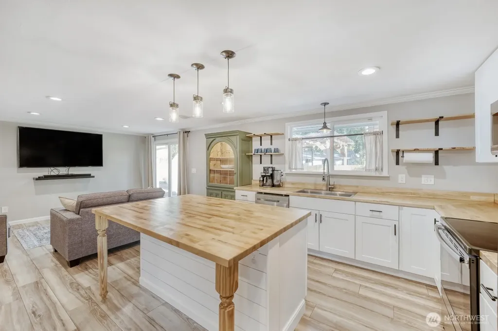 2349 SW 341st Place Federal Way WA 98023