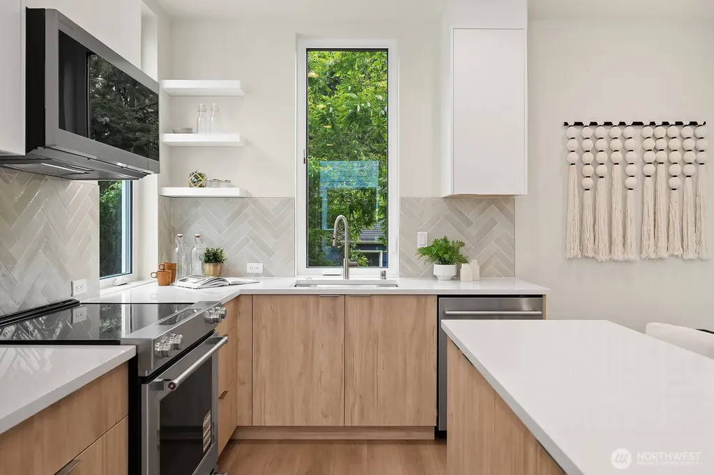108 29th Avenue E Seattle WA 98112
