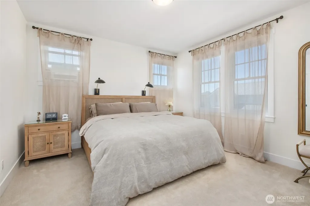 41 Horizon Street Pacific Beach WA 98571