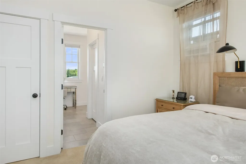41 Horizon Street Pacific Beach WA 98571