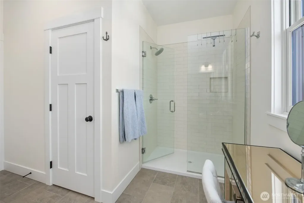 41 Horizon Street Pacific Beach WA 98571