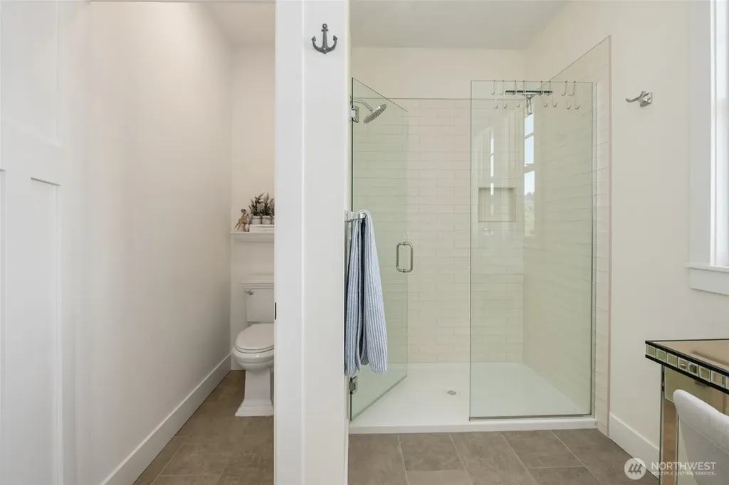 41 Horizon Street Pacific Beach WA 98571