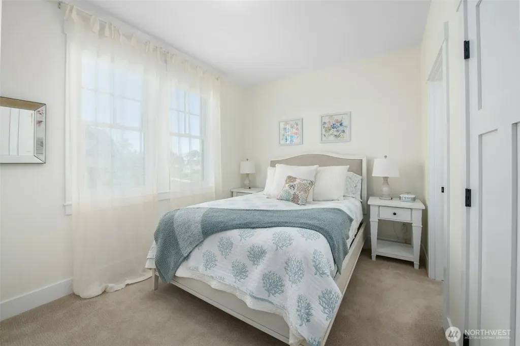 41 Horizon Street Pacific Beach WA 98571