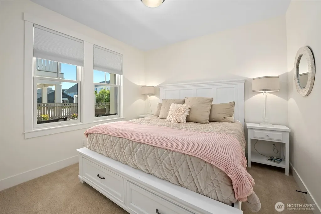 41 Horizon Street Pacific Beach WA 98571