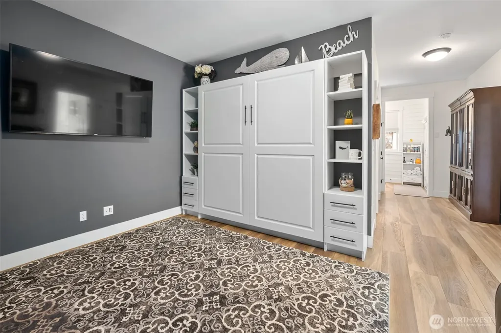 41 Horizon Street Pacific Beach WA 98571
