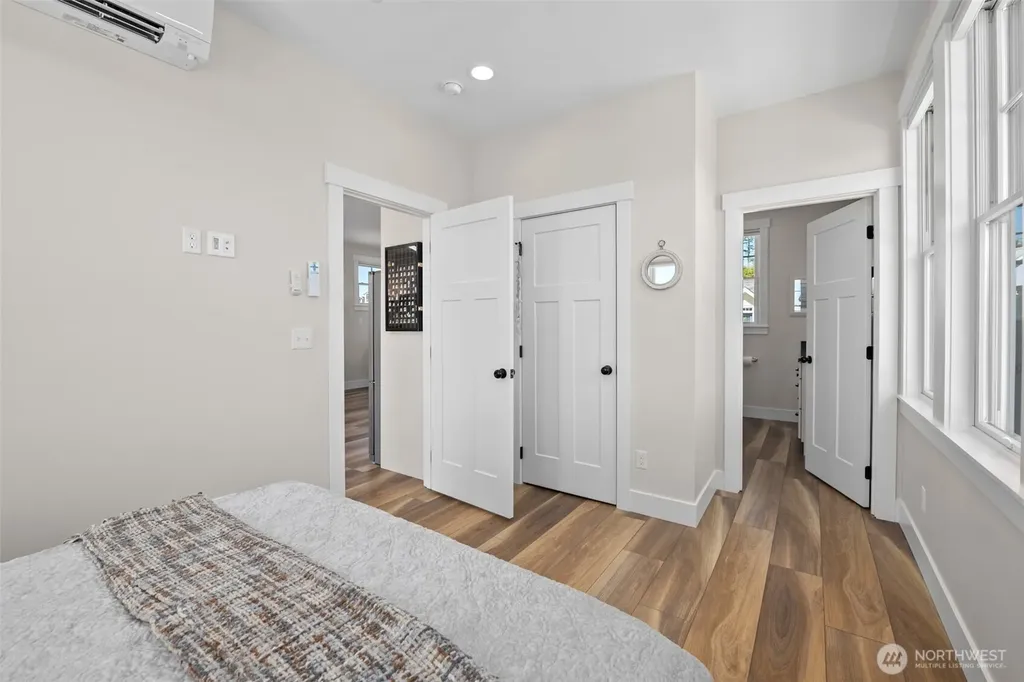 41 Horizon Street Pacific Beach WA 98571