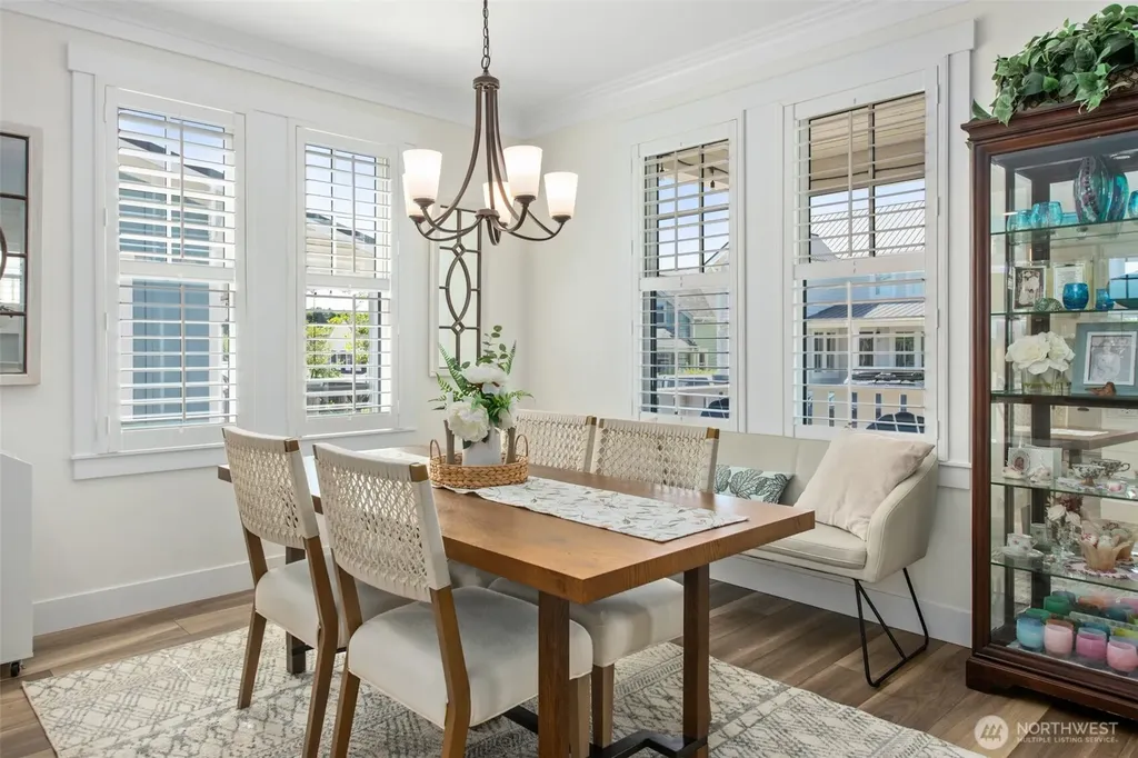 41 Horizon Street Pacific Beach WA 98571
