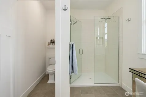 41 Horizon Street Pacific Beach WA 98571