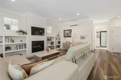 41 Horizon Street Pacific Beach WA 98571