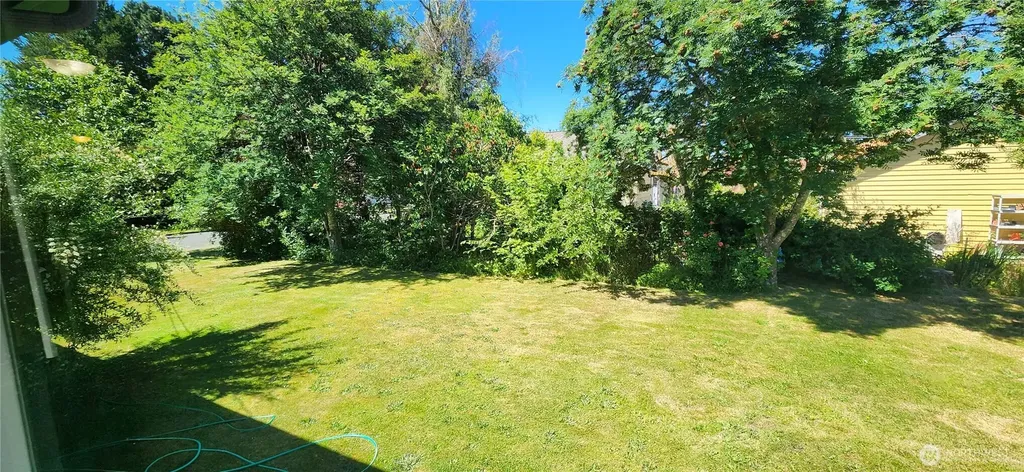 1085 Garfield Avenue Blaine WA 98230