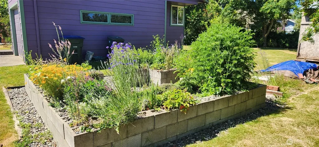 1085 Garfield Avenue Blaine WA 98230