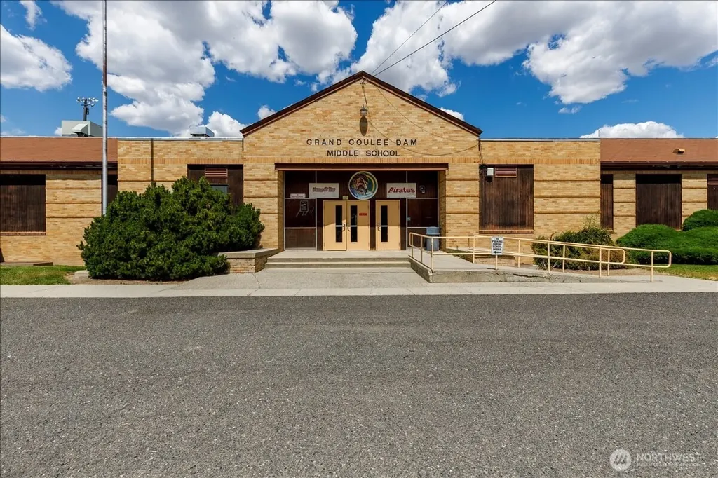 412 Federal Avenue Grand Coulee WA 99133