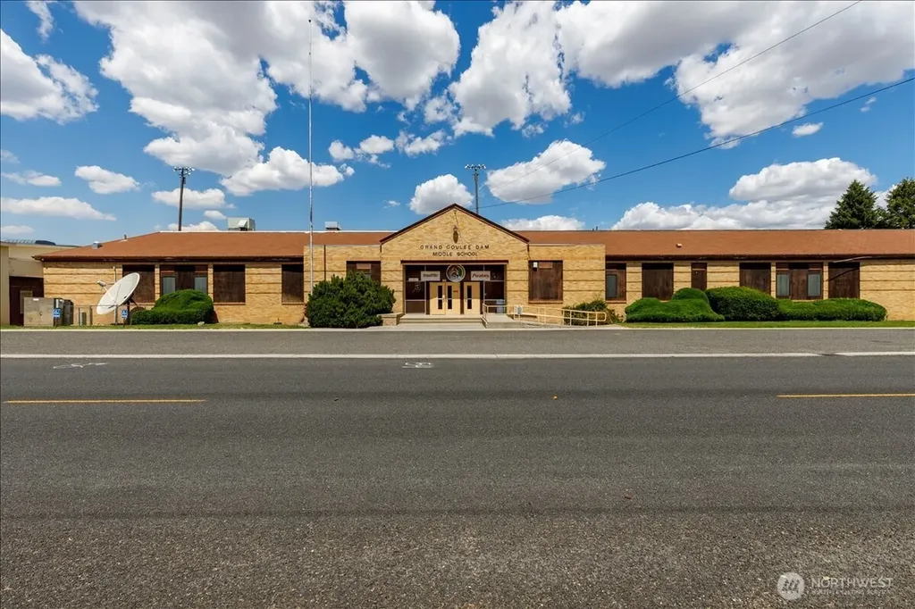412 Federal Avenue Grand Coulee WA 99133