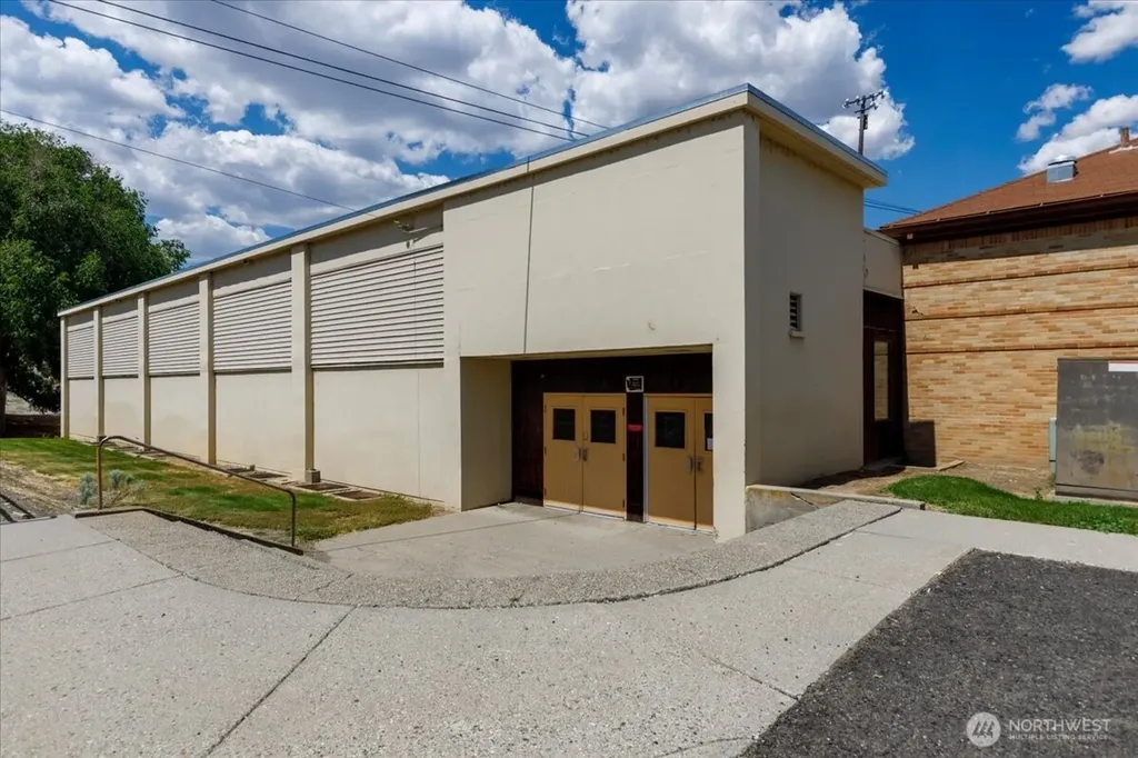 412 Federal Avenue Grand Coulee WA 99133
