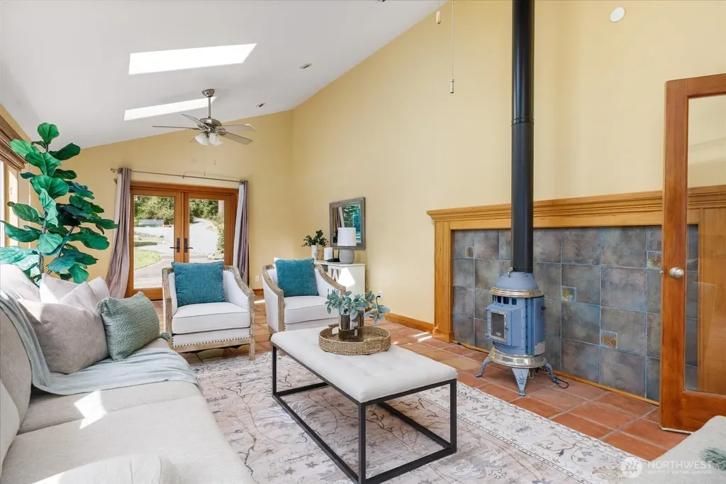 453 Race Road Coupeville WA 98239