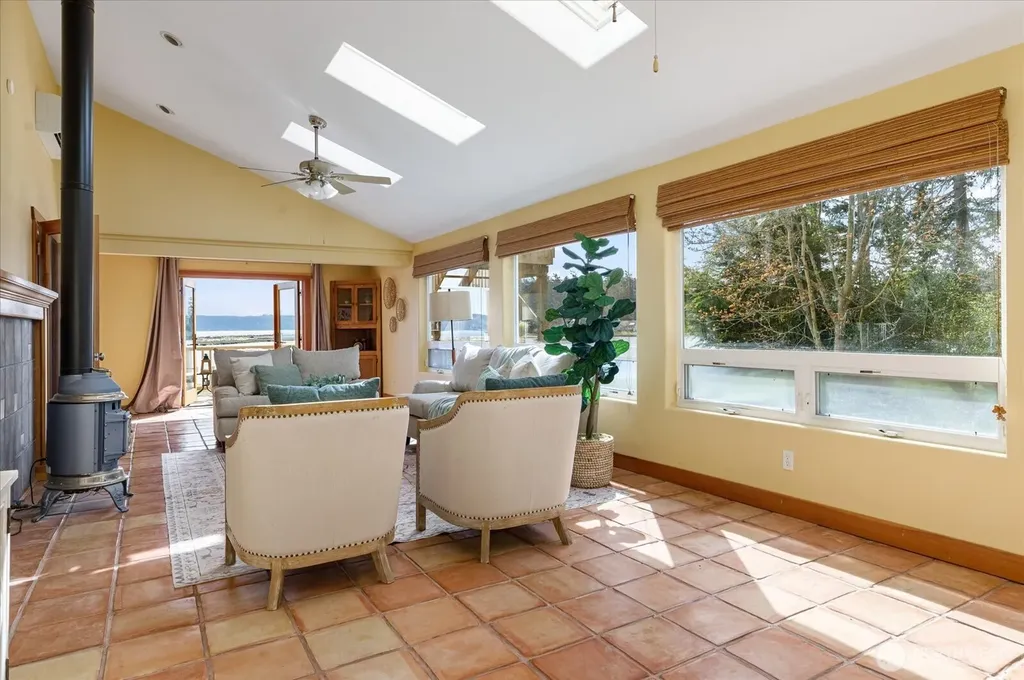 453 Race Road Coupeville WA 98239
