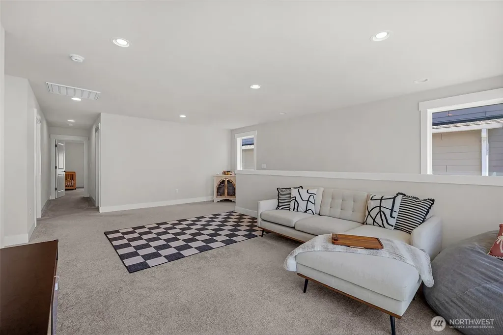 1021 169th Place SW Lynnwood WA 98037