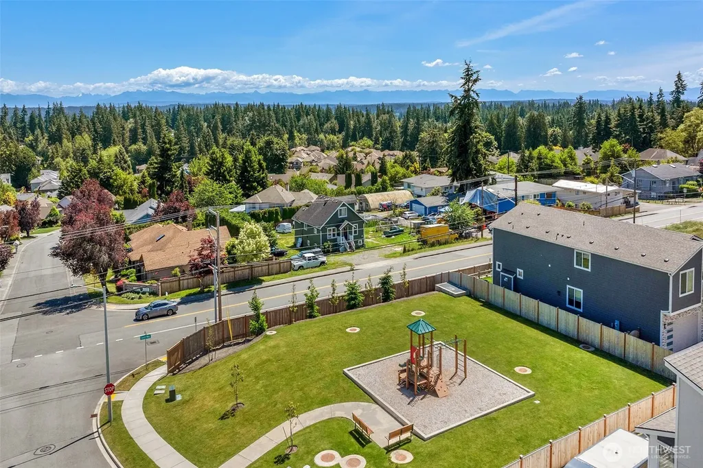 1021 169th Place SW Lynnwood WA 98037