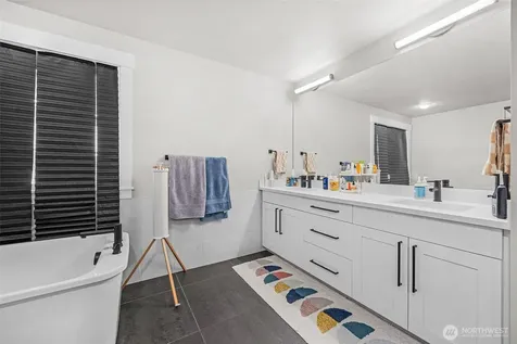 1021 169th Place SW Lynnwood WA 98037