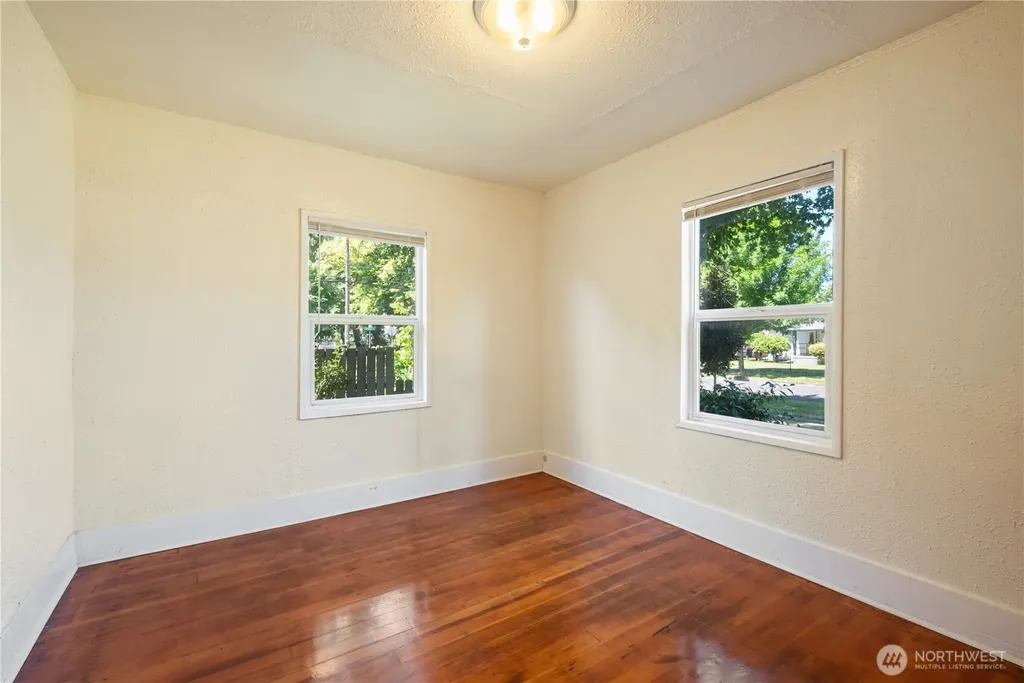 608 16th Avenue Longview WA 98632