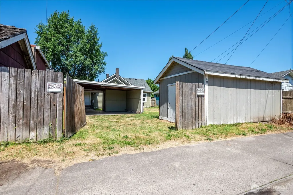 608 16th Avenue Longview WA 98632