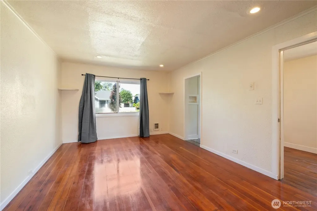 608 16th Avenue Longview WA 98632