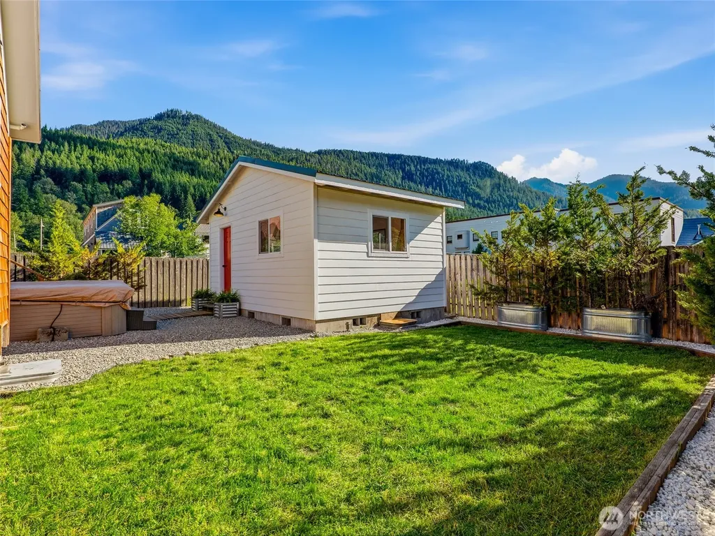 115 5th Street N Skykomish WA 98288