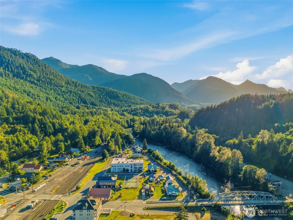 115 5th Street N Skykomish WA 98288