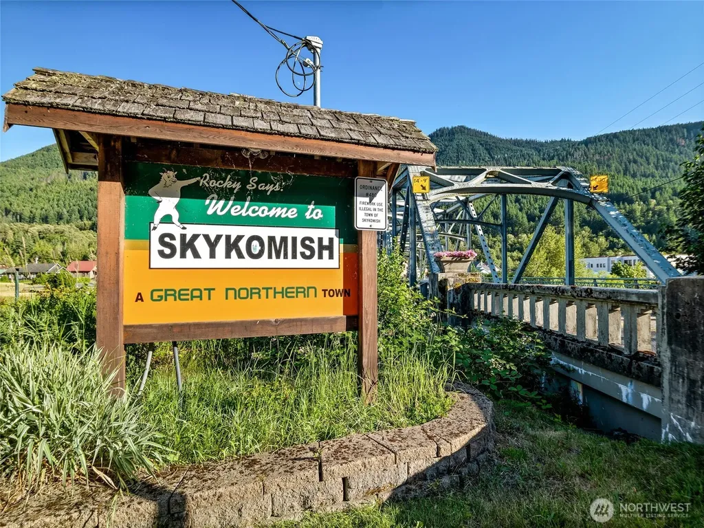 115 5th Street N Skykomish WA 98288