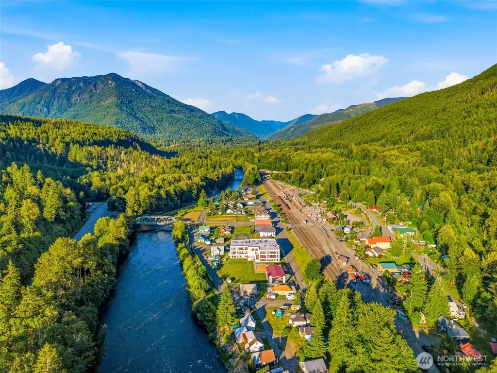 115 5th Street N Skykomish WA 98288
