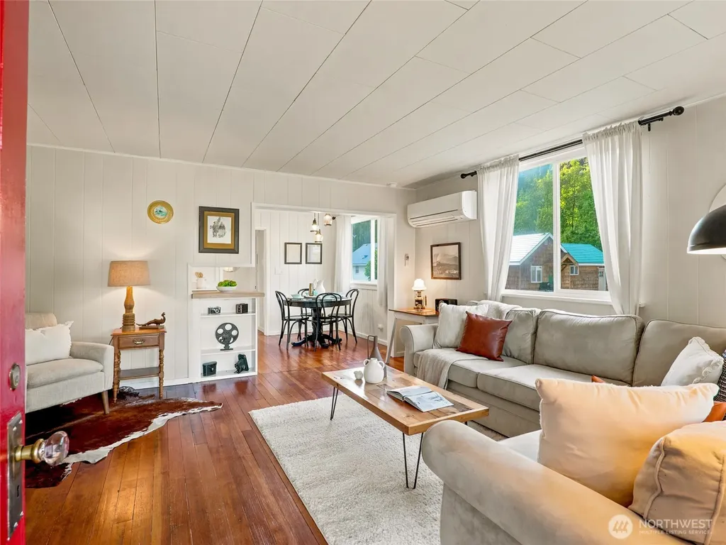 115 5th Street N Skykomish WA 98288