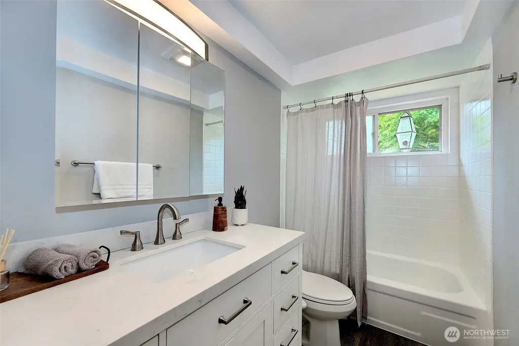 12815 98th Place NE Kirkland WA 98034