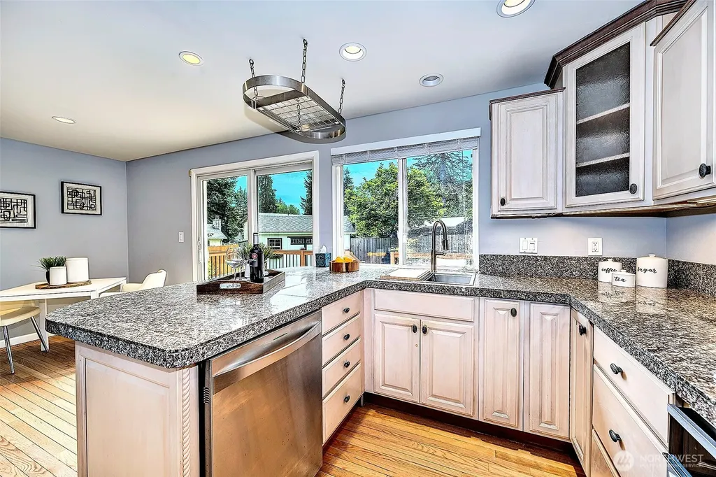 12815 98th Place NE Kirkland WA 98034