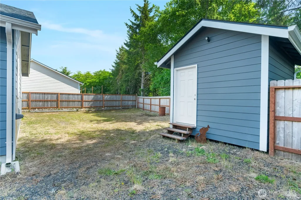 882 Vagabond Avenue SW Ocean Shores WA 98569