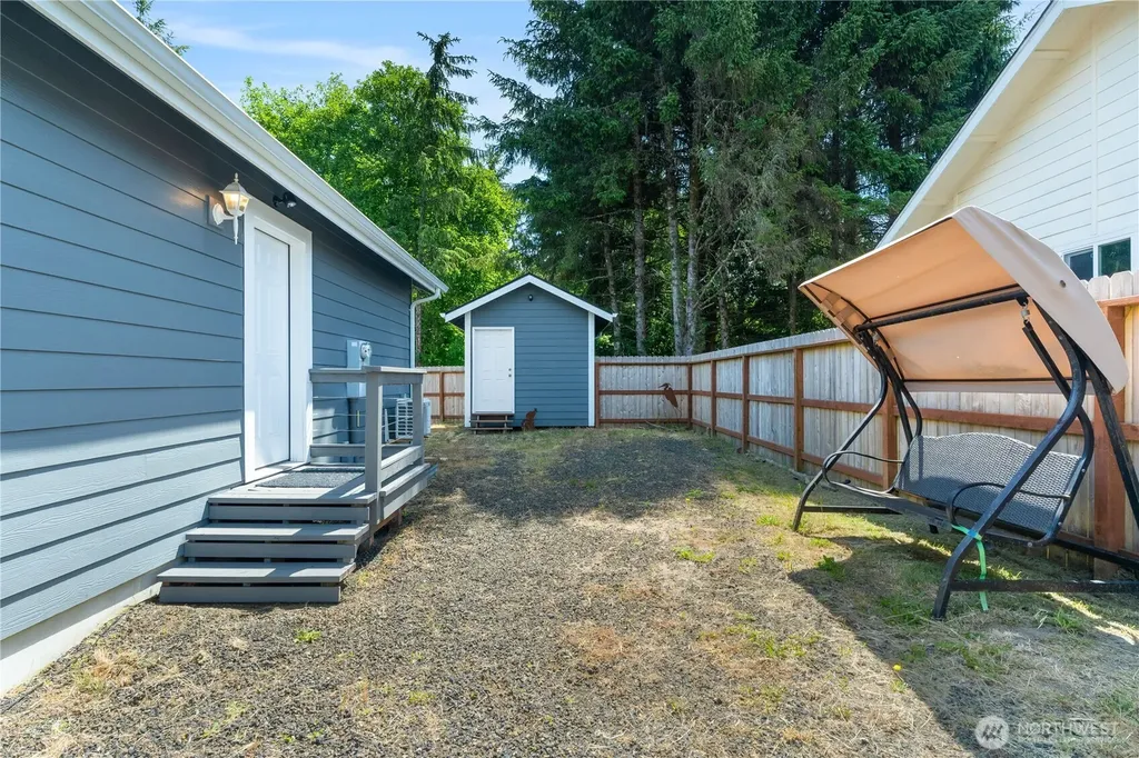 882 Vagabond Avenue SW Ocean Shores WA 98569