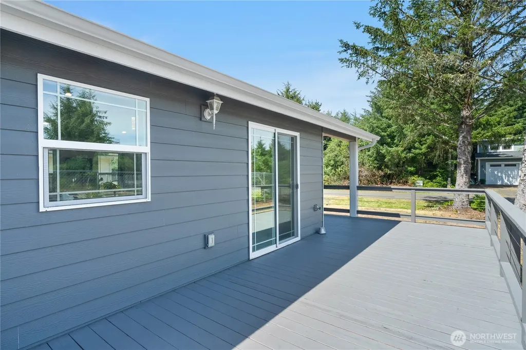 882 Vagabond Avenue SW Ocean Shores WA 98569