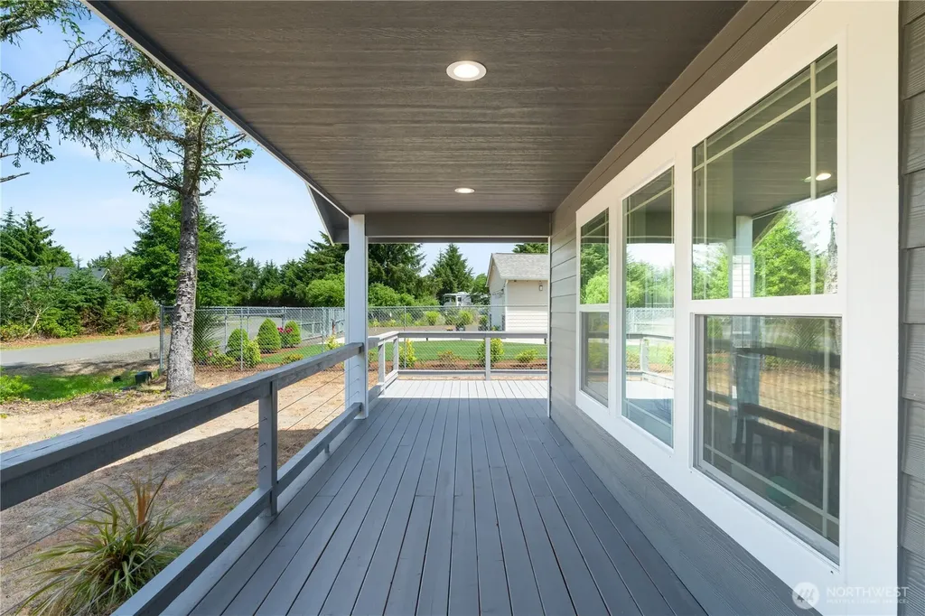 882 Vagabond Avenue SW Ocean Shores WA 98569