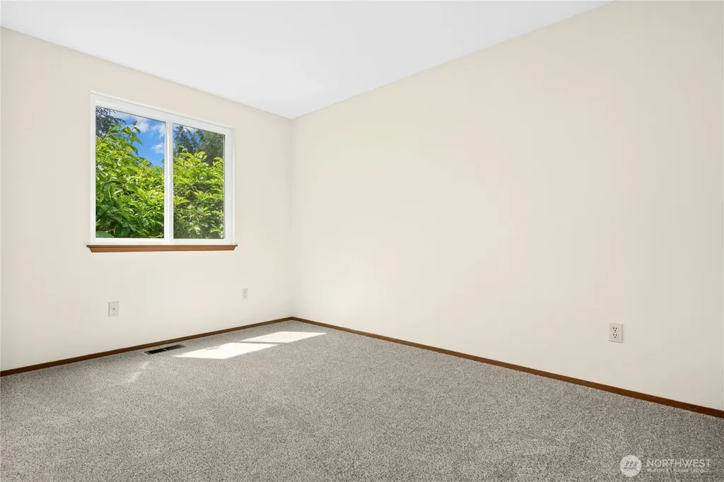 13722 SE 200th Street Kent WA 98042