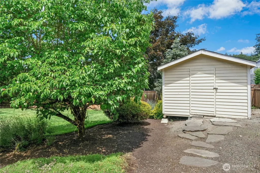 13722 SE 200th Street Kent WA 98042