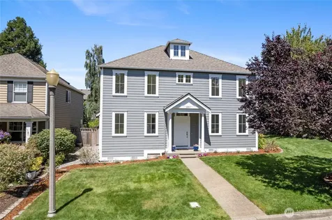 3207 Parkside Circle NE Tacoma WA 98422