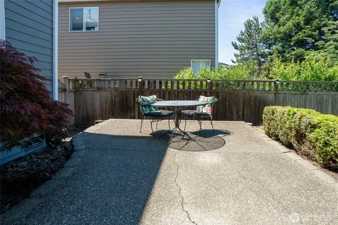 3207 Parkside Circle NE Tacoma WA 98422