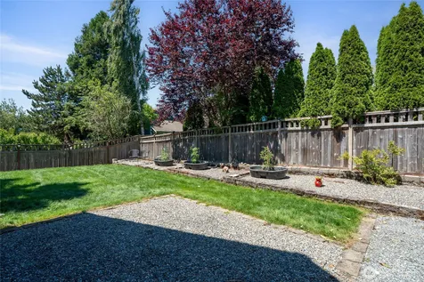 3207 Parkside Circle NE Tacoma WA 98422