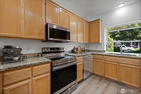 3207 Parkside Circle NE Tacoma WA 98422