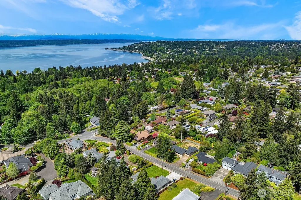 216 SW 192nd Street Normandy Park WA 98166