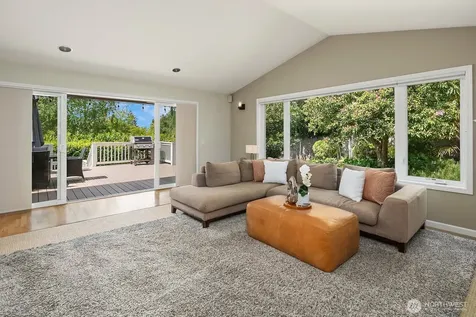 216 SW 192nd Street Normandy Park WA 98166