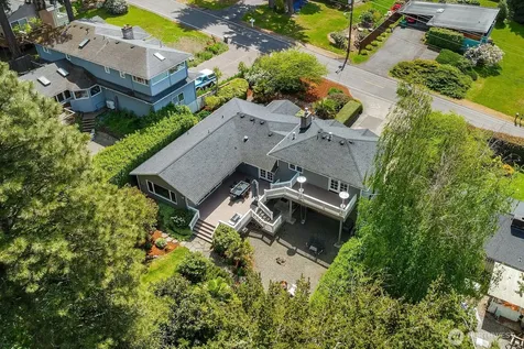 216 SW 192nd Street Normandy Park WA 98166