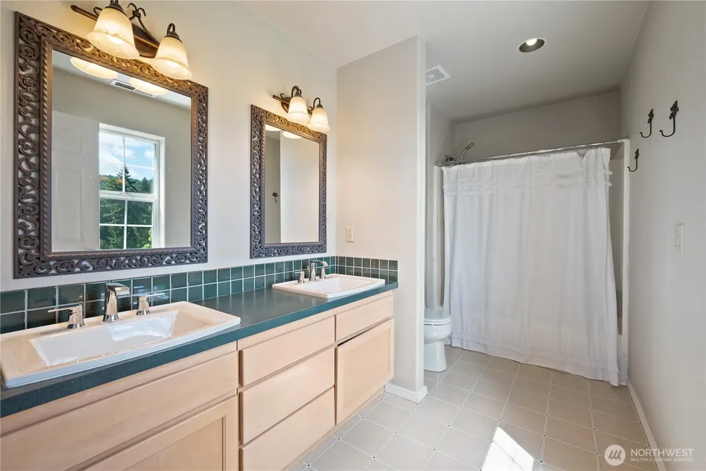 2420 Ivy Lane Kelso WA 98626