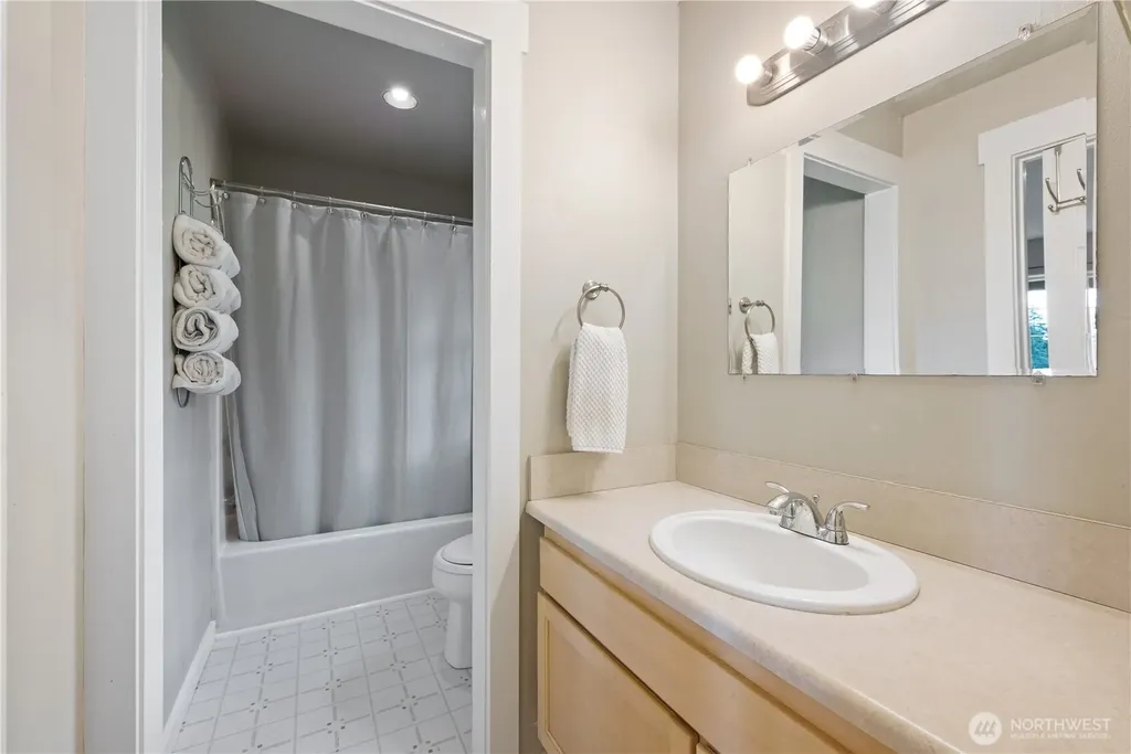2420 Ivy Lane Kelso WA 98626
