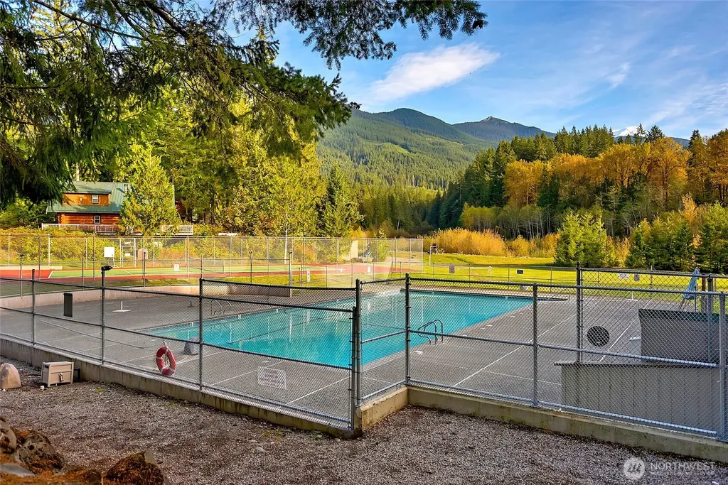 17045 Iceberg Road Glacier WA 98244
